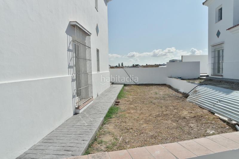 Foto 4a4bfa39-e8b6-46c9-a4c0-2cf8b742fd3a. Casa aparellada amb calefacció aparcament a V Centenario-Piletas-Capuchinos Sanlúcar de Barrameda