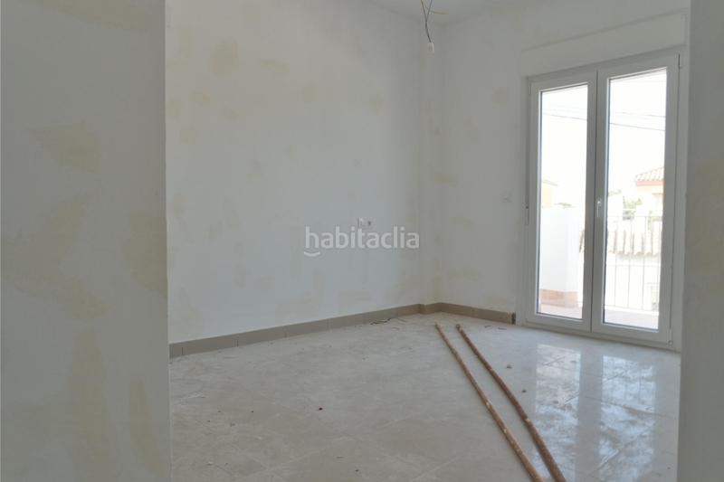 Foto a6a71b1a-2557-4d4b-a9cb-746d8f6b61c2. Casa aparellada amb calefacció aparcament a V Centenario-Piletas-Capuchinos Sanlúcar de Barrameda