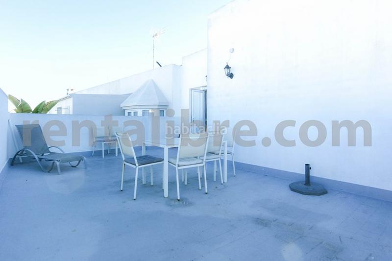 Foto 542faf1f-2be6-4ce3-83bf-37cfa407db4c. Location attique avec parking dans Centro Jerez de la Frontera