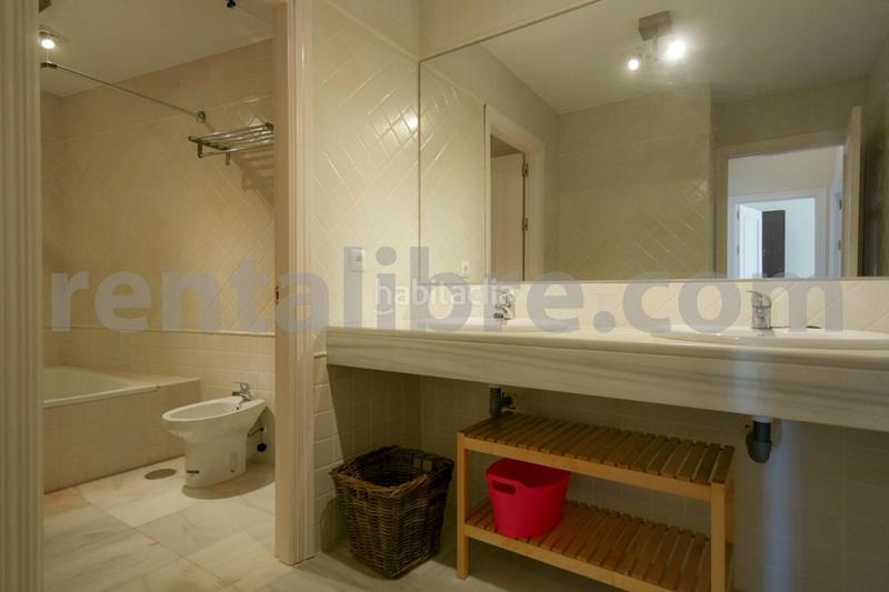 Foto f37b7133-6914-4317-a9c9-92b348d0dcaf. Location attique avec parking dans Centro Jerez de la Frontera
