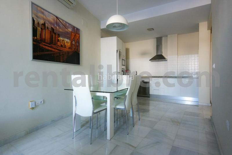Foto 255b15e1-48c1-41f7-894a-68dfc1d45d9c. Rent penthouse with parking in Centro Jerez de la Frontera