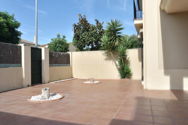 Foto 71c5bce0-38a5-4718-b351-b882ebb9671b. Casa bifamiliare con parcheggio in V Centenario-Piletas-Capuchinos Sanlúcar de Barrameda