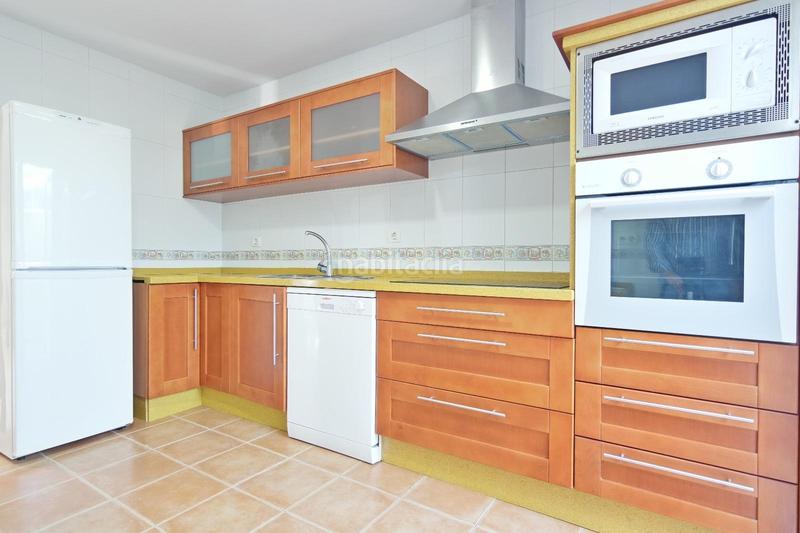 Foto 407ba832-64c1-4d6e-8a27-e62c68d4e4c1. Casa aparellada amb aparcament a Caballero Bonald-S. José Obrero-Guadalcacín Jerez de la Frontera