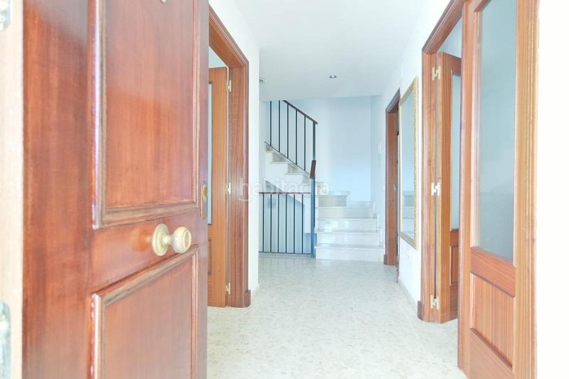 Foto 5f34fc50-5370-4a06-b142-dd27cf9ea5af. Casa aparellada amb aparcament a Caballero Bonald-S. José Obrero-Guadalcacín Jerez de la Frontera