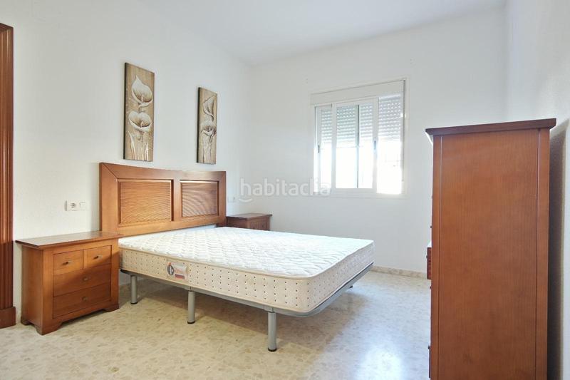 Foto e004fe84-c66c-424c-81c8-8afd3d1fe6f3. Casa aparellada amb aparcament a Caballero Bonald-S. José Obrero-Guadalcacín Jerez de la Frontera