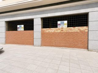 Lloguer Local Comercial a Plaza de Toros. Local comercial junto a williams plaza  jerez de la frontera