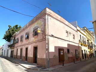 Casa adosada en Madre de Dios. Inversion  finca para reformar integramente