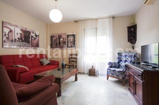 Lloguer Casa a Puertas del sur - Guadabajaque. Se alquila casa con patio  3 dormitorios  1.100 mes