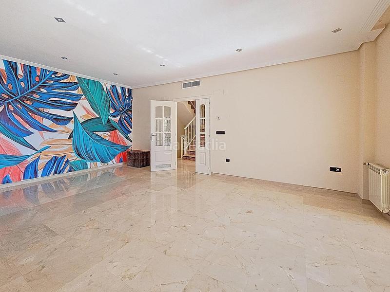 Foto 529d7948-787f-46ff-88f8-53ac2933263a. Casa amb calefacció aparcament piscina a Paraíso Arenal - La Colina Córdoba