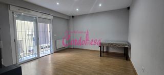 Appartement à El Brillante -El Naranjo - El Tablero. Amplio y moderno piso vpo de 3 dormitorios en excelente ubicació