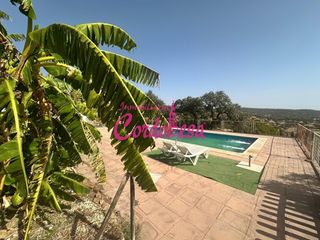 Xalet en Alcolea. Magnifica chalet con nave y piscina, en zona alcolea. vistas imp