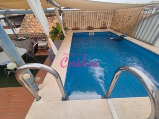 Zweistöckige Wohnung in Villafranca de Córdoba. Magnifico piso tipo duplex con amplia terraza con piscina y tras