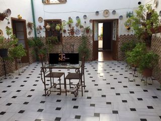 Casa en Casco Histórico  - Ribera - San Basilio. Casa con 4 habitaciones amueblada con parking, calefacción y air