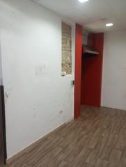 Lloguer Local Comercial a Casco Histórico  - Ribera - San Basilio. Local con salidas de humos  en zona en judería