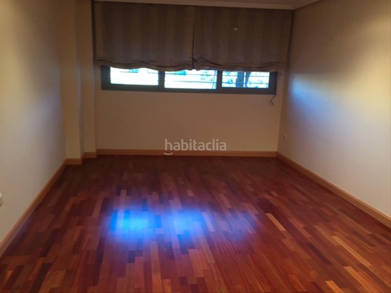 Foto 045f43ae-5ad9-4ead-8168-139039455d85. Piso excelente piso con garaje y trastero junto al vial en Córdoba
