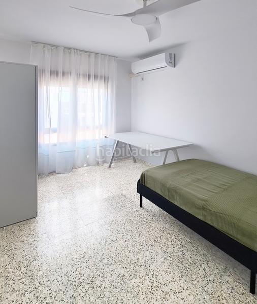Foto 6486480c-7642-43b0-aefd-fda7a957d6d9. Alquiler piso  ideal para familia y estudiantes en zona la ribera en Córdoba