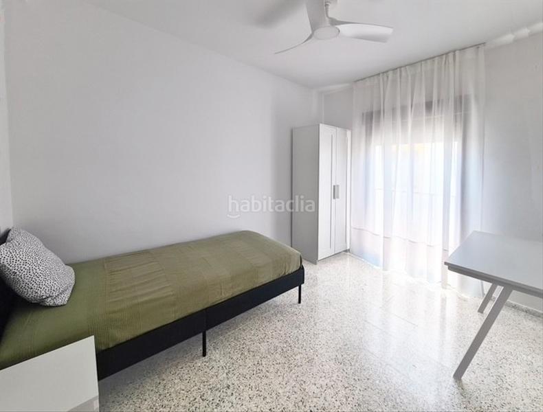 Foto d03289bd-7adc-44ca-926f-f099219cd068. Alquiler piso  ideal para familia y estudiantes en zona la ribera en Córdoba