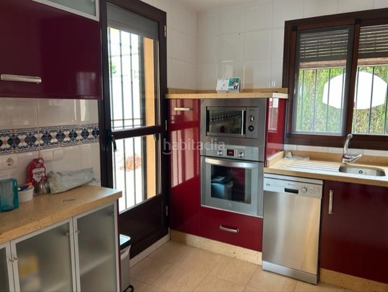 Foto 2c6648e8-2712-44cb-8179-ffe08990e404. Casa amb xemeneia calefacció aparcament piscina a Córdoba