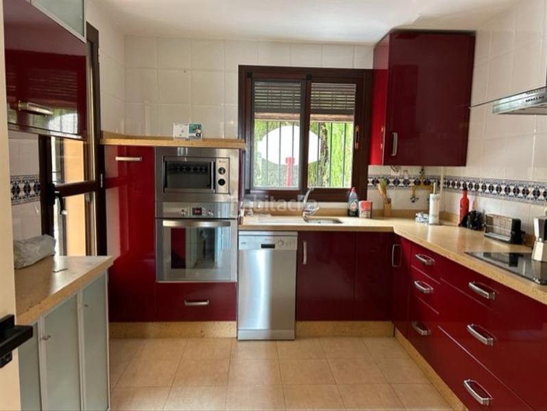 Foto 9884be19-2ff0-4dcb-97dd-467bb9b461b6. Casa amb xemeneia calefacció aparcament piscina a Córdoba