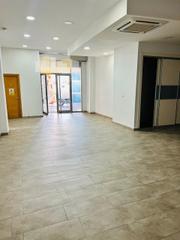 Location Local commercial  Avenida de las ollerías. Local instalado ideal para oficina y clinica en ollerias