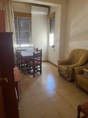 Flat in Sta. Marina - San Andrés - San Pablo - San Lorenzo. Piso exterior junto la facultad de derecho