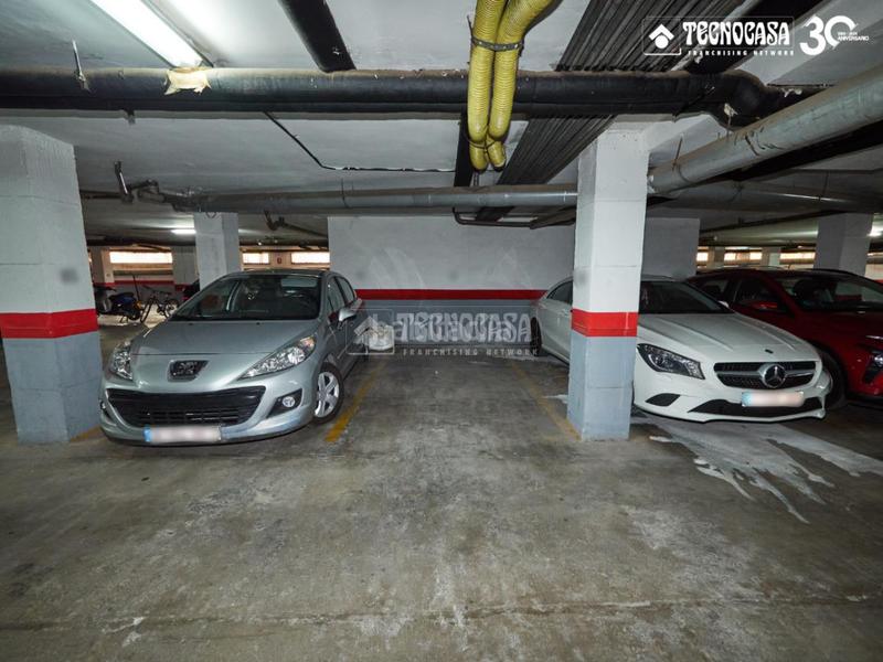 Foto a884d4a0-af36-4c5c-a363-72159faf056b. Car parking in Joaquina Eguaras Granada