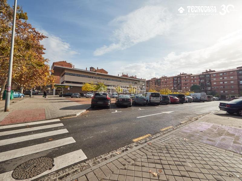 Foto d773a3fc-f9df-429e-90bd-fe2d5b965891. Car parking in Joaquina Eguaras Granada