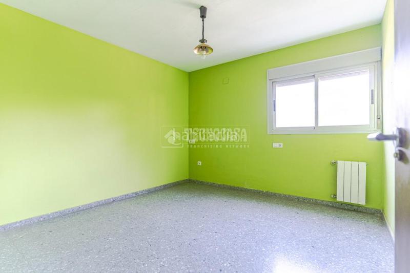 Foto de55fda1-2b06-4877-9ff9-dde318228e98. Piso  en venta en Almanjáyar Granada