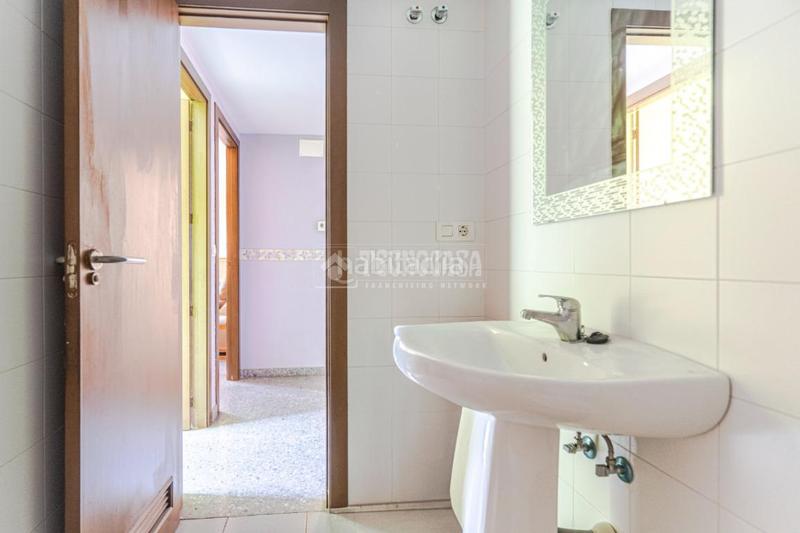 Foto ff399fa4-5bfd-4d53-b80d-2bea77978fcf. Piso  en venta en Almanjáyar Granada