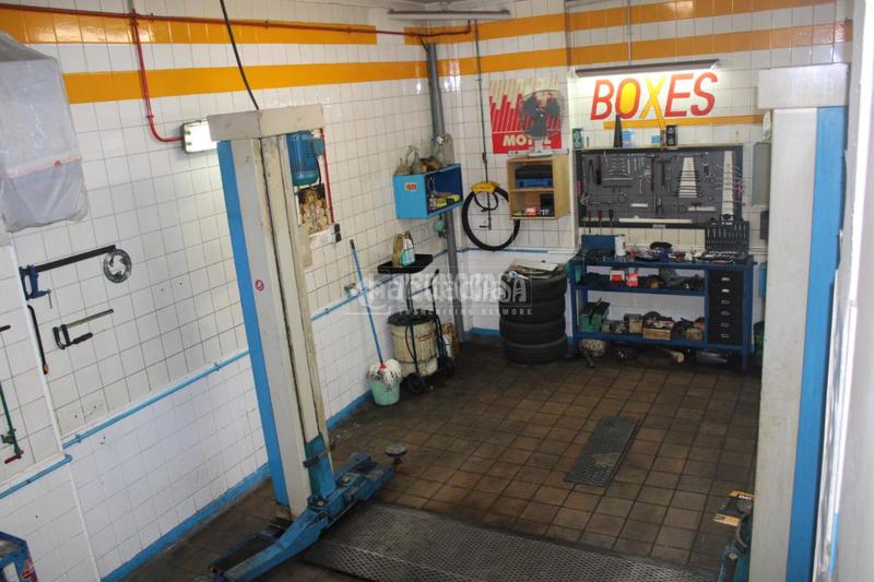 Foto 448394ba-9e72-4ae0-86f0-a724bd925301. Local comercial  en venta en Joaquina Eguaras Granada