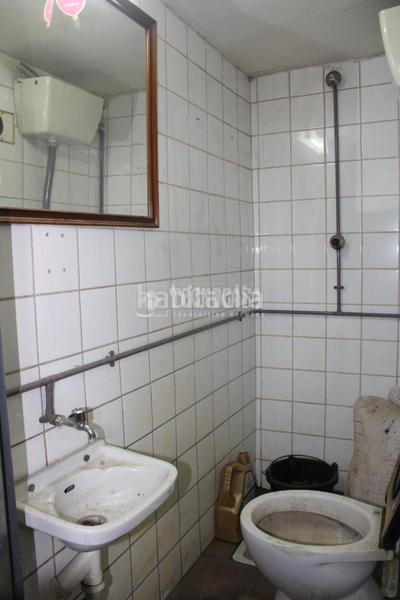 Foto 98c17a3b-89e4-4268-a716-9b21ef04e1d3. Local comercial  en venta en Joaquina Eguaras Granada