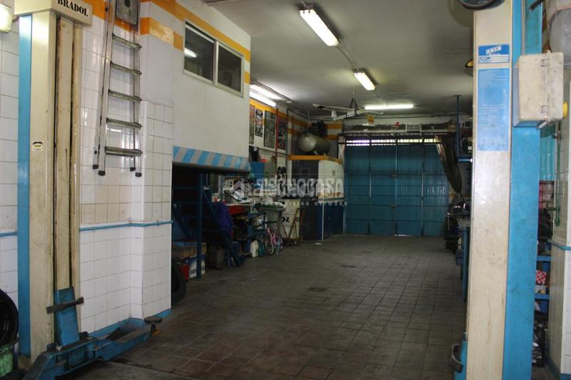 Foto c2c679d2-a096-4bb3-bd34-83690636c7e0. Local comercial  en venta en Joaquina Eguaras Granada