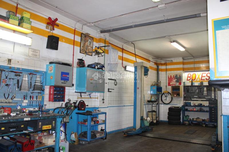 Foto d7bb7446-5738-4d42-b754-ed7670d5c4e0. Local comercial  en venta en Joaquina Eguaras Granada