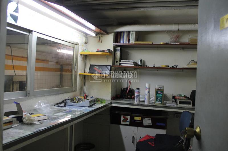 Foto e37b163e-ce7b-421b-b813-d0af32ae1bd9. Local comercial  en venta en Joaquina Eguaras Granada