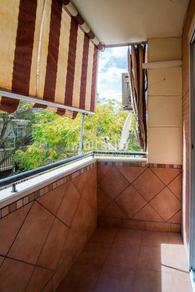 Foto df7e6cdd-8c1d-4ce6-9299-52a3b274a407. Appartement avec parking dans Almanjáyar Granada