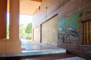 Alquiler Local Comercial en Joaquina Eguaras. Local comercial en alquiler en granada