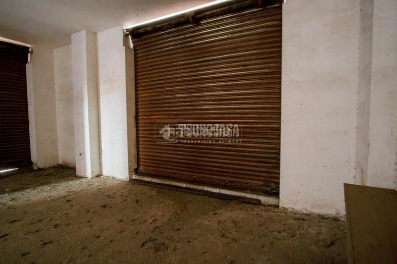 Foto 94c0af0a-fd56-46d4-94a2-84bf9fd44090. Lloguer local comercial a Joaquina Eguaras Granada