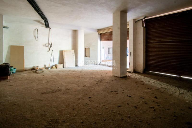 Foto ec5185cf-b3ee-4f54-b097-5366bfb886ec. Lloguer local comercial a Joaquina Eguaras Granada