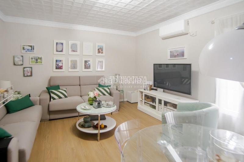 Foto 02421a1e-c461-4476-842d-5b450889a8e4. Piso  en venta en Joaquina Eguaras Granada