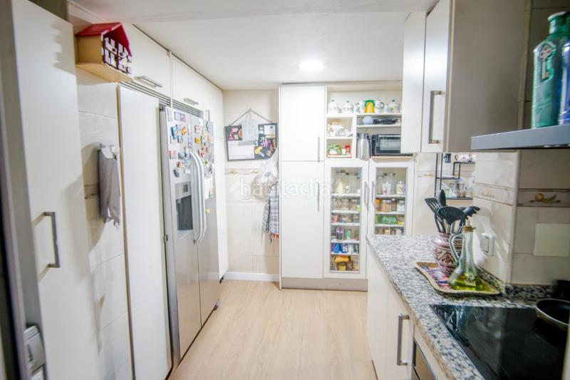 Foto 85d0dc48-1a77-42c9-a497-d8be91987642. Piso  en venta en Joaquina Eguaras Granada