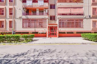 Flat in Parque Nueva Granada. Piso en venta en granada