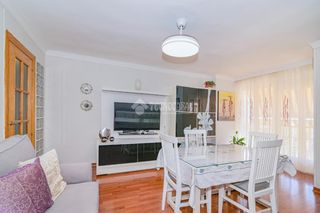 Pis a Parque Nueva Granada. Piso en venta en granada
