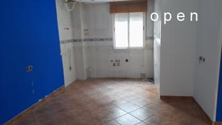 Pis a Centro. Apartamento junto a plaza de las tendillas.
