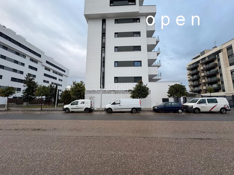 Foto d142c045-2d49-468f-b3cd-9161915e4de1. Alquiler local comercial  zona hipercor en Córdoba