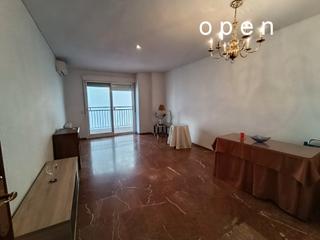 Pis a Centro. Piso situado en una de las avenidas más céntricas de córdoba