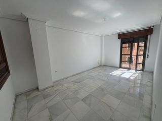 Affitto Appartamento in Centro. Piso  junto a la plaza de colón con garaje incluido - córdoba ce