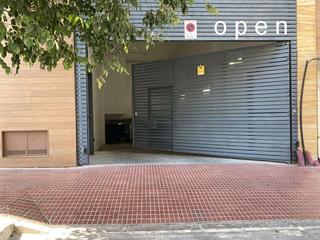 Parking coche en Santa Rosa - Valdeolleros. Plazas de parking con bicicletero en edificio palacio homes, en