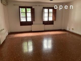 Affitto Casa a schiera in Sta. Marina - San Andrés - San Pablo - San Lorenzo. Adosado  con cochera zona santa marina