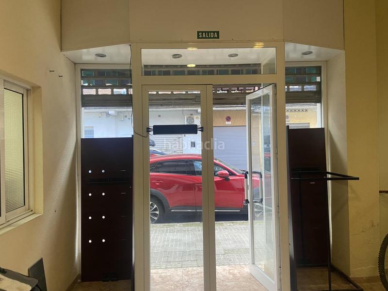 Foto f44e1cb9-3254-4a04-bca9-982bd5c00400. Alquiler local comercial local comerical, haciendo esquina. buena visibilidad. en Córdoba