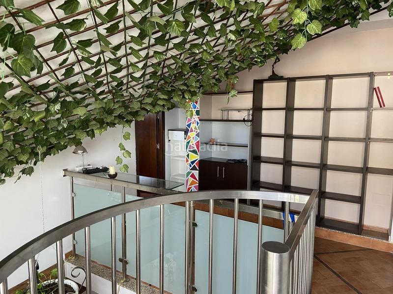 Foto 69d1fa90-fd54-40e5-9e29-8767defb33a3. Piso original vivienda en plaza de la iglesia junto a la calahorra en Córdoba